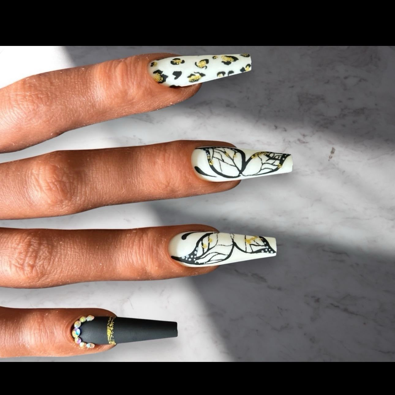 Press On Nails “Gilded Safari Glam”