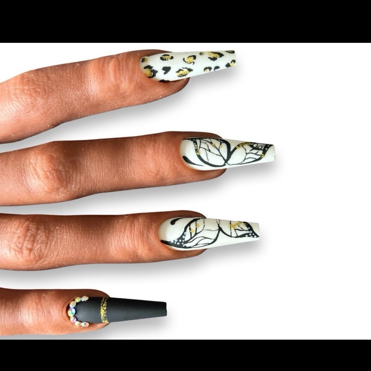 Press On Nails “Gilded Safari Glam”