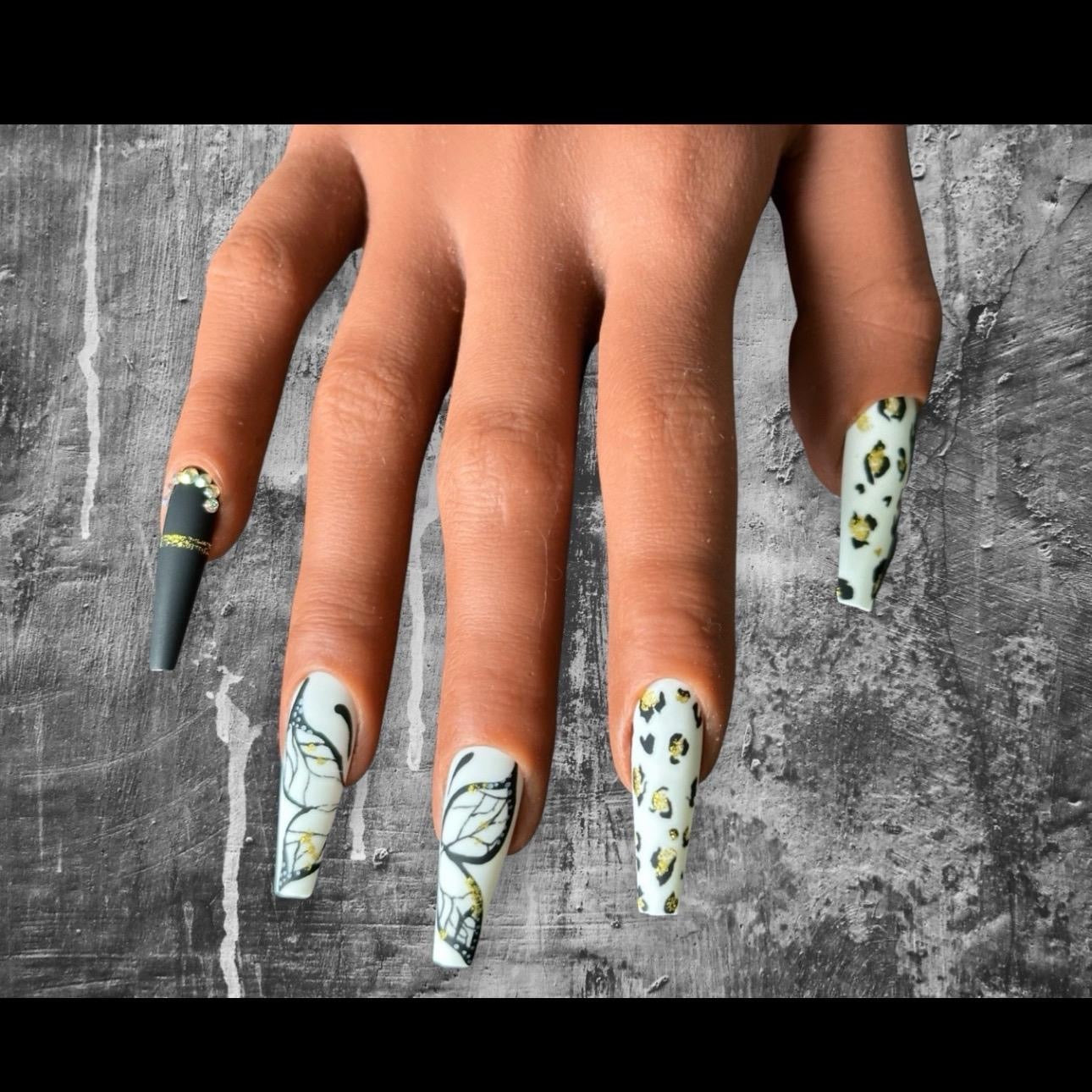 Press On Nails “Gilded Safari Glam”