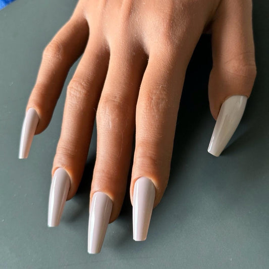 Press On Nails Set “Classic Nude Simplicity”