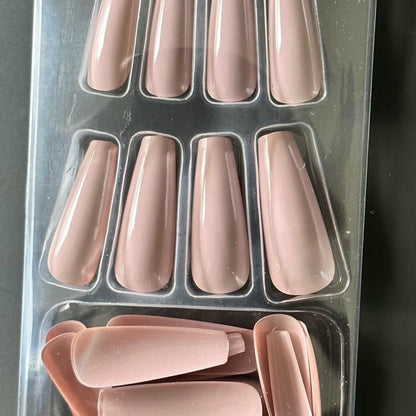 Press On Nails Set “Classic Nude Simplicity”