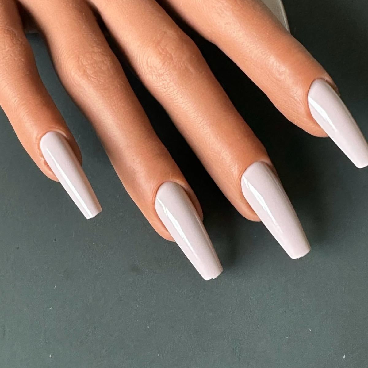 Press On Nails Set “Classic Nude Simplicity”