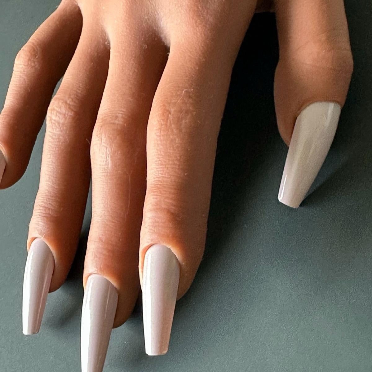 Press On Nails Set “Classic Nude Simplicity”